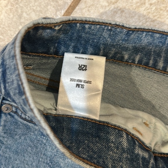 NWT! Express Super High Rise Slim Jeans 12 Acid Wash Destroy Distress - Picture 3 of 7